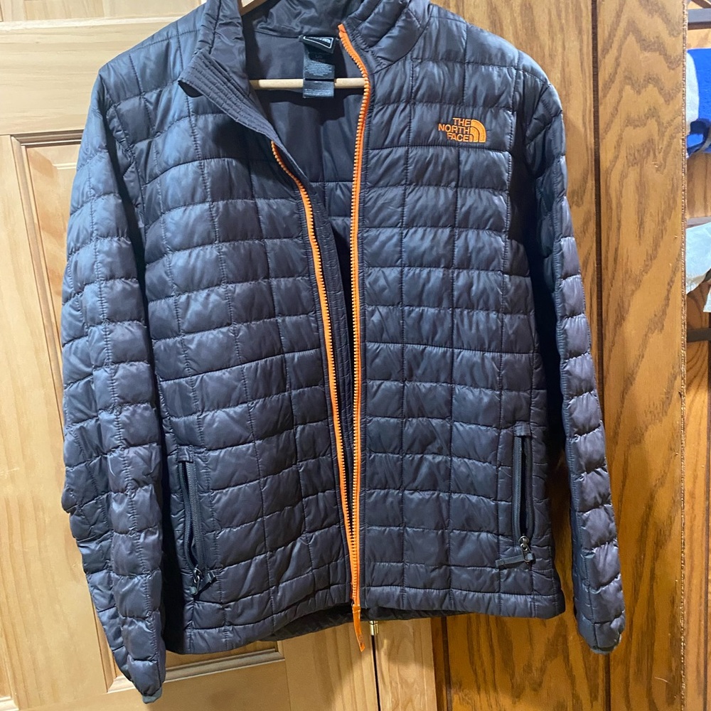 North face jacket size 14/16 for young lady - Picture 4 of 6
